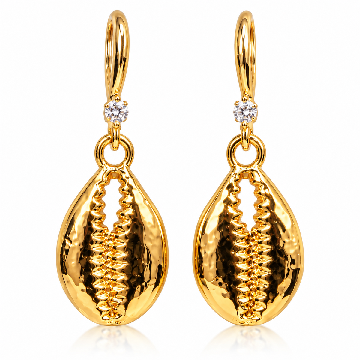Golden Cowrie Shell Earrings – 18K Gold-PlatedDescriptionBring a touch of coastal elegance to your jewelry collection with these beautiful Golden Cowrie Shell Earrings.Featuring beautifully detailed cowrie shell charms with a polished 18K gold-plated fini